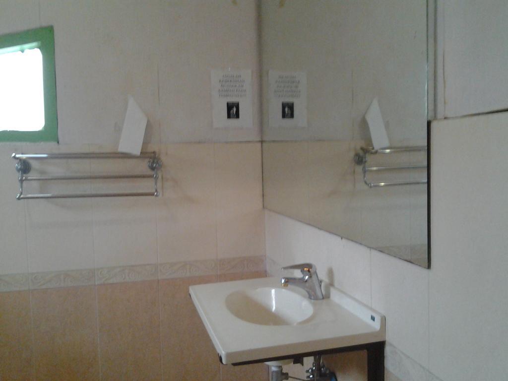 Villa And Resto Basanova Batu (East Java) Phòng bức ảnh