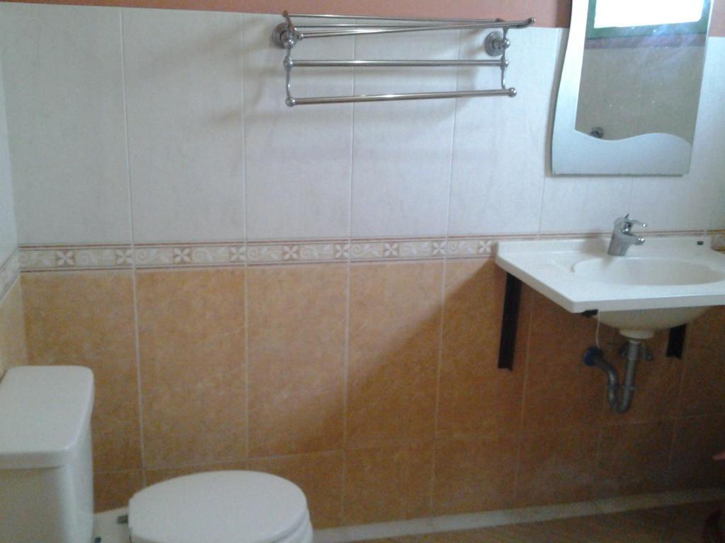 Villa And Resto Basanova Batu (East Java) Ngoại thất bức ảnh