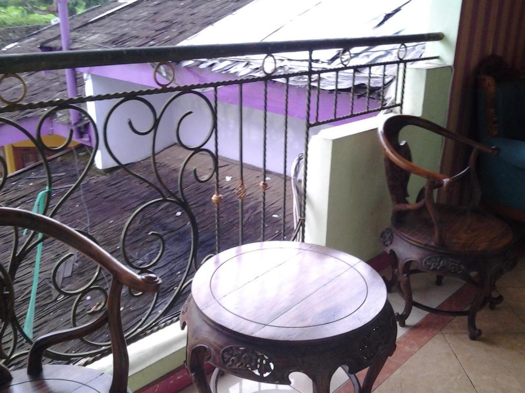 Villa And Resto Basanova Batu (East Java) Ngoại thất bức ảnh