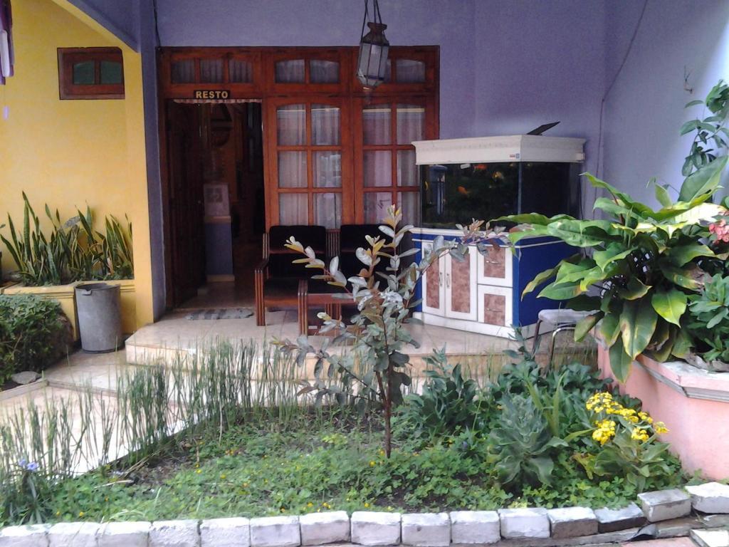 Villa And Resto Basanova Batu (East Java) Ngoại thất bức ảnh