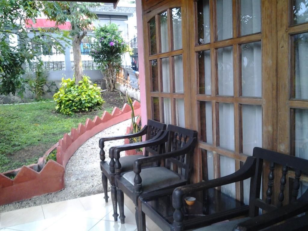 Villa And Resto Basanova Batu (East Java) Ngoại thất bức ảnh